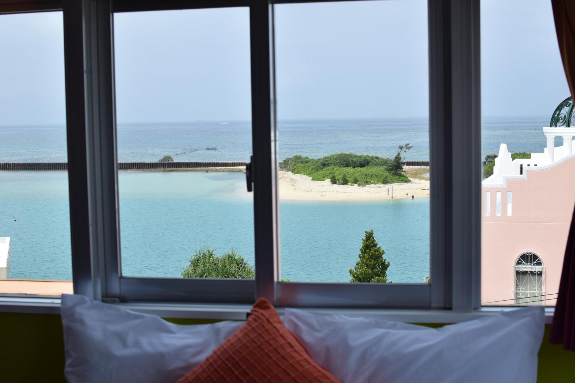 Breaky Hotel Chatan Exterior foto